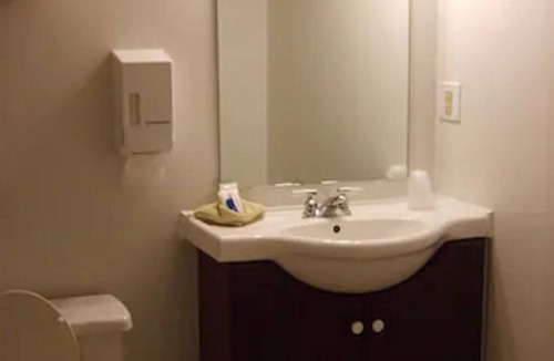 Whitehorse Hotel | Town and Mountain Hotel
