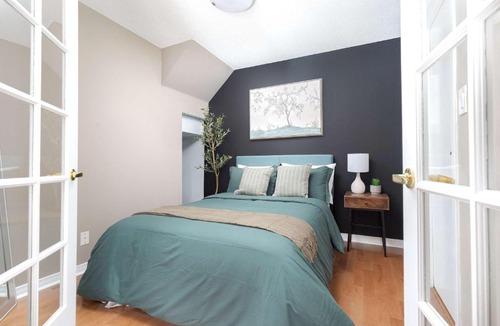 King West Village Apartment | Town House by Exhibition and BMO Field - Sleeps 2