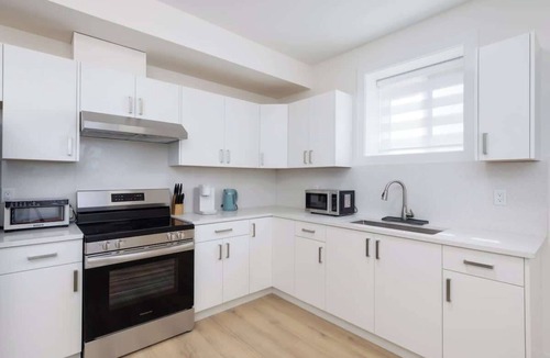 Eastern Hillsides House | Tranquil 2-Bedroom Basement Suite , Relaxing Stay