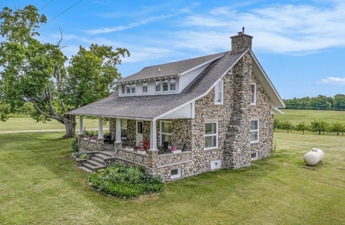 Northport House | Tranquil 5-bedroom home on a working Cherry Farm.