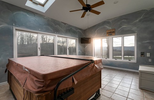 Naples House | Tranquil Lodge with A+ Amenities