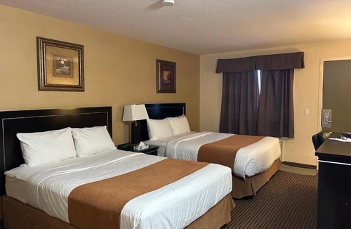 Valleyview Hotel | Travelodge by Wyndham Valleyview AB