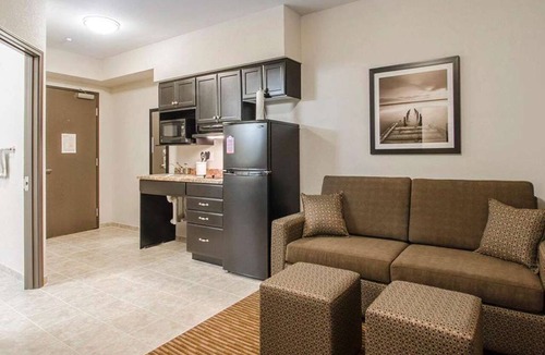 Estevan Hotel | Travelodge Suites by Wyndham Estevan