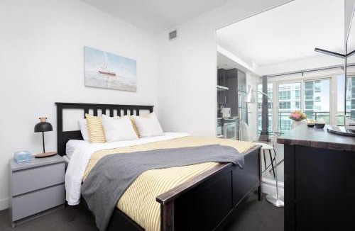 Humber Bay Apartment | Trendy 1BR Condo Steps to Toronto Waterfront