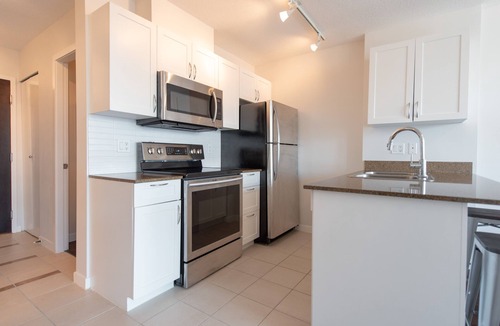 Downtown Vancouver Apartment | Trendy Downtown Two Bedroom Apartment (E4)