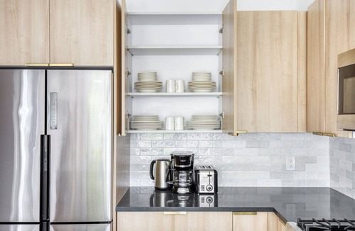 Jersey City Apartment | Trendy Jersey City 2BR w/W/D, Roof & Gym, nr Path, by Blueground