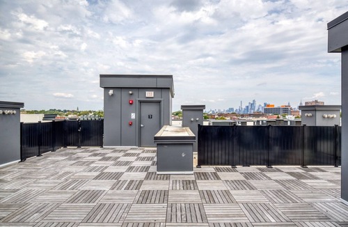 Jersey City Apartment | Trendy Jersey City 2BR w/W/D, Roof & Gym, nr Path, by Blueground
