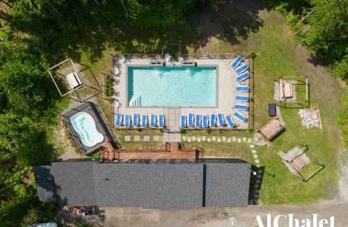 Pont-Rouge Ski Chalet | Trinity - Family Comfort Getaway - Spa & Nature