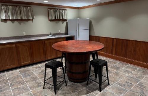 Marshall Hotel | Turkey Run Inn & Cabins