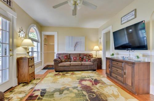 Lake View House | ‘Turtle Cove Bay Beach House’ ~ 13 Mi to Buffalo!