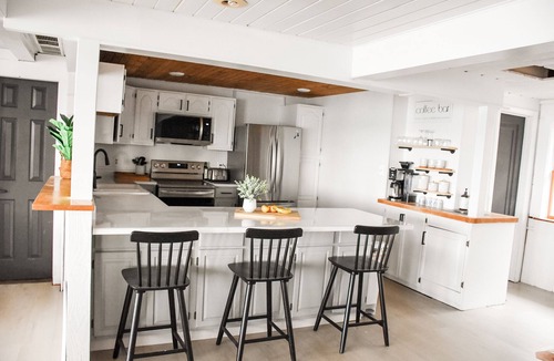 Beulah House | Ultimate Lakefront Getaway: Hot Tub/Boat Dock/& Game Room!