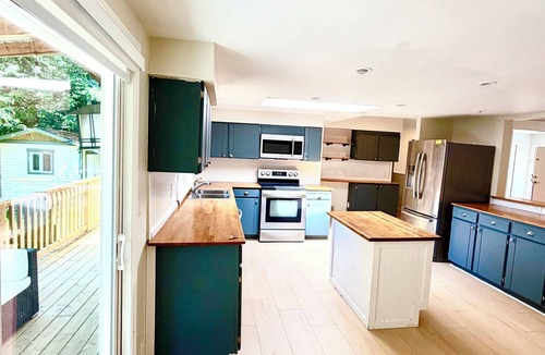 Aldergrove House | Ultimate Oasis-Waterpark, MAJOR INTERNATIONAL SPORTING EVENT!, Games & Huge Yard