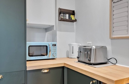 Hull Apartment | University Apartment — Vintage 1BR near Ottawa