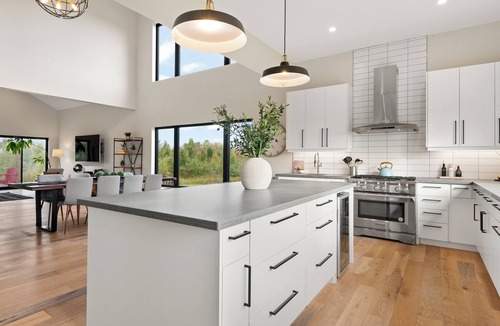 Mono House | Unwind at Elba Haus