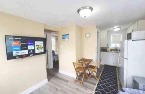 Old Orchard Beach House | Updated 2 BD cottage 10 min walk to Pier & Beach