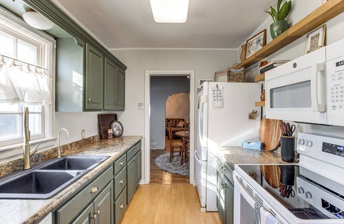 Waterloo House | Updated & Charming! Waterloo Home w/Patio