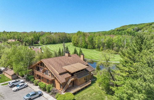 Mancelona Condo | Updated Shanty Creek Condo Steps from Golf & Ski!