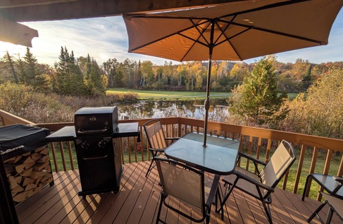 Mancelona Condo | Updated Shanty Creek Condo Steps from Golf & Ski!
