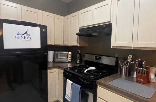 Geneva Apartment | Uptown Geneva Rowhouse Flat