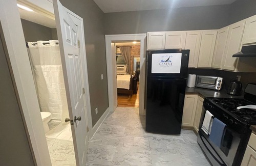Geneva Apartment | Uptown Geneva Rowhouse Flat