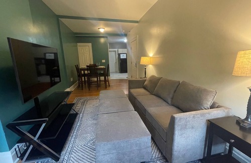 Geneva Apartment | Uptown Geneva Rowhouse Flat