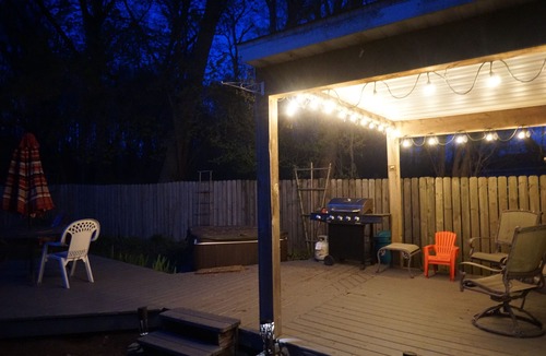 Union Pier Cottage | Vacation like a local Michigander at Guy's Doll House! Family & pet friendly.