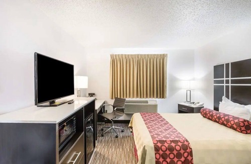 Charlotte Hotel | Value-Packed Stay Featuring Free Parking and Free Breakfast