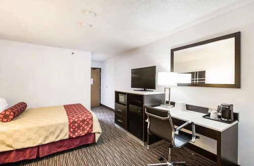 Charlotte Hotel | Value-Packed Stay Featuring Free Parking and Free Breakfast