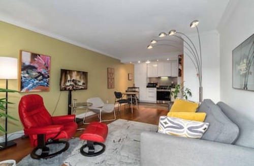 Kitsilano Apartment | Vancouver, Kitsilano condo 111 steps to Kits beach