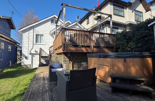 Hastings House | Vancouver View Home w/Hot Tub Near Downtown