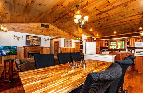 Gnaw Bone Cabin | Velvet Forest 3BR on 5 Wooded Acres