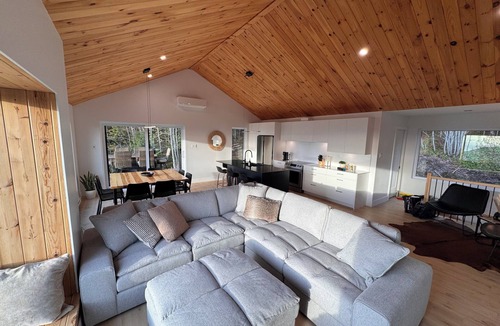 Saint-Joseph-de-la-Rive Ski Chalet | VERTIGO - Cabin - River - Mountains - Spa/Sauna
