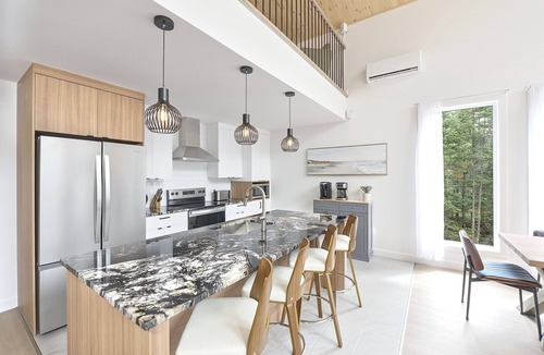 Shannon Ski Chalet | Villa Sno - Chalet Scandinave de luxe Spa & Sauna