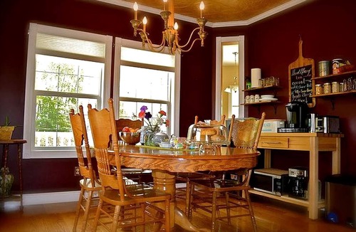 West Central Saskatchewan House | Vintage Room Rental in a Bed and Breakfast near Prince Albert National Park in Saskatchewan