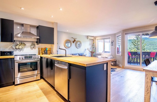 Mont-Tremblant Apartment | Wake up to a view of Lake Tremblant · 2-bedroom condo · 5 minutes from the pedestrian village