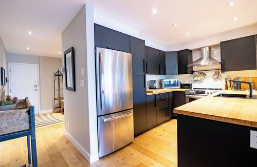 Mont-Tremblant Apartment | Wake up to a view of Lake Tremblant · 2-bedroom condo · 5 minutes from the pedestrian village
