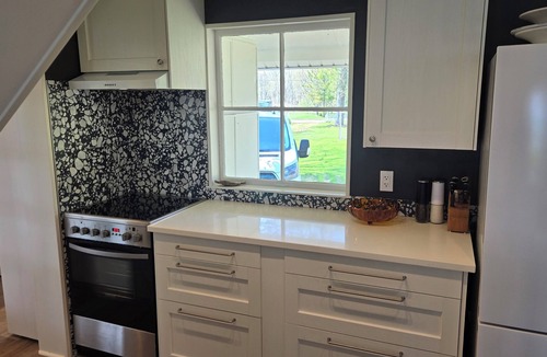 Kingsville Cottage | Walden on Erie l 3 Bedrooms l Lakefront l Dog Friendly