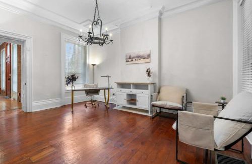 Allentown House | Walk to Allentown with Free Parking and WFH Space