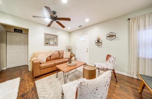 Geneva-on-the-Lake House | Walk to GOTL Strip! Family Cottage w/Laundry