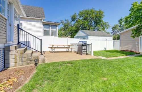 Sandusky House | Walk to Lake Erie: Spacious Home in Sandusky!
