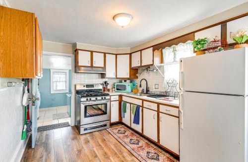 Oswego Apartment | Walk to Lake Ontario & Parks! Lovely Apartment