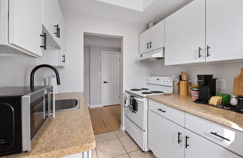 Walkerville Apartment | Walkerville 2BR Suite | Near Casino & NextStar