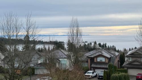 Westwood Plateau House | Warm house1