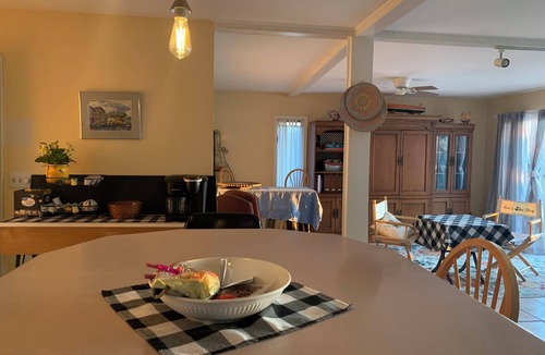 Canandaigua House | Water ski SEASON IS COMING! Close to breweries and restaurants and marinas.