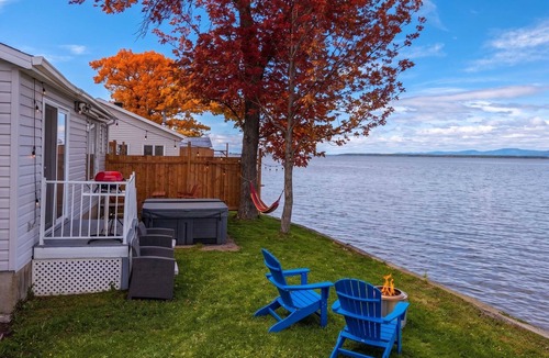 Cap-Saint-Ignace Ski Chalet | Waterfront Chalet w/Hot Tub, Fireplace, WiFi