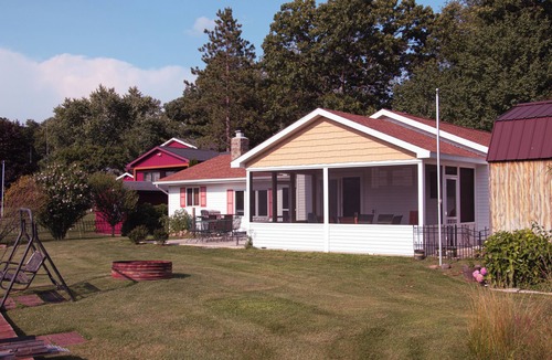 Colon Cottage | Waterfront Cottage in Southern Michigan