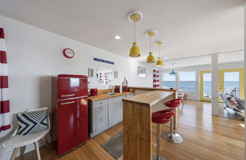 Huron Cottage | Waterfront Cottage on Lake Erie