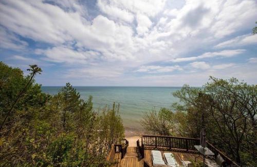 Lexington House | Waterfront Cottages in Lexington Vacation Homes