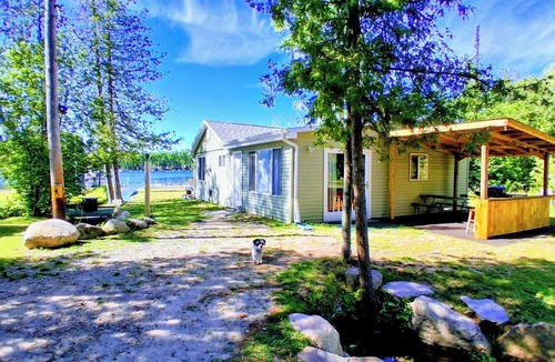 Harrison Cottage | Waterfront/Espresso/Wifi/Games volleyball/Beach/kayaks hammocks/Darts/Pet/Creek