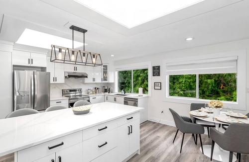 Juan de Fuca Electoral Area House | Waterfront Luxury Retreat